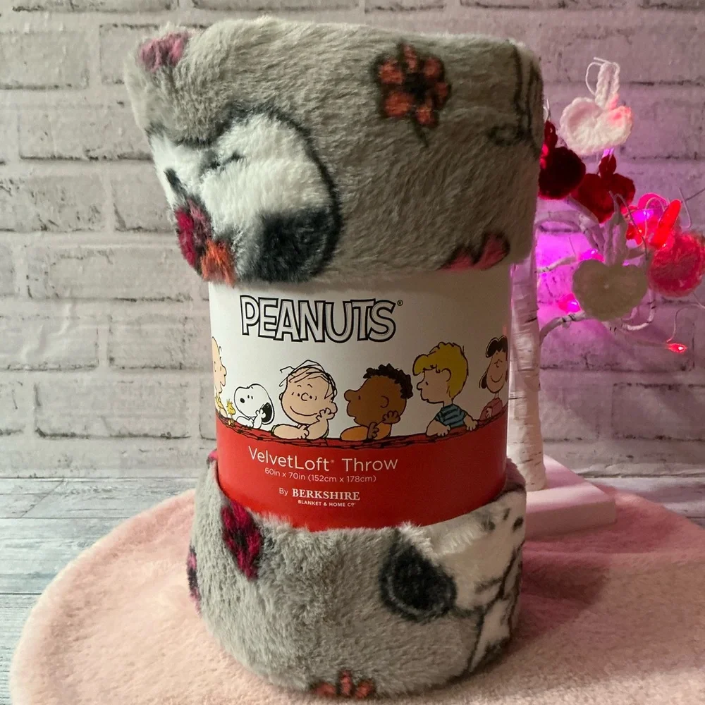 Peanuts nwt grey